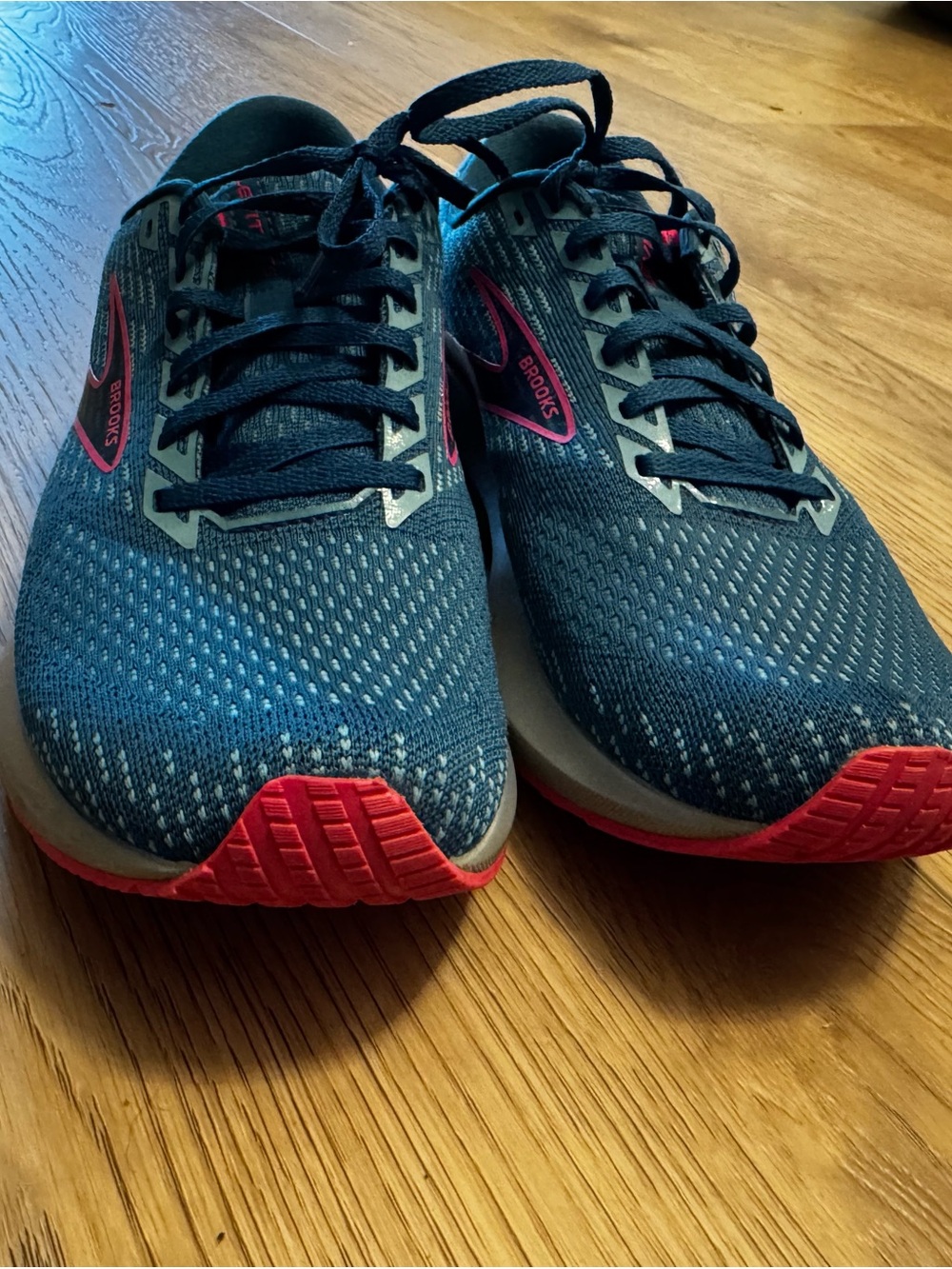 Like New Brooks Women's Teal and Pink Levitate Running Sneakers - Picture 3 of 7